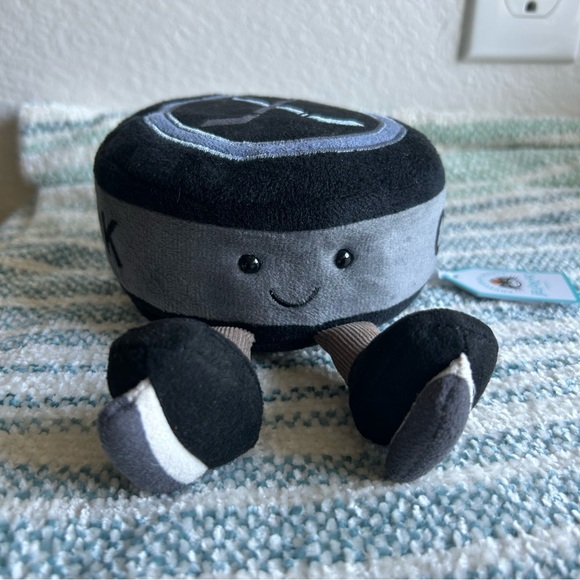 Jellycat Amuseables Sports Ice Hockey Puck - Picture 1 of 7